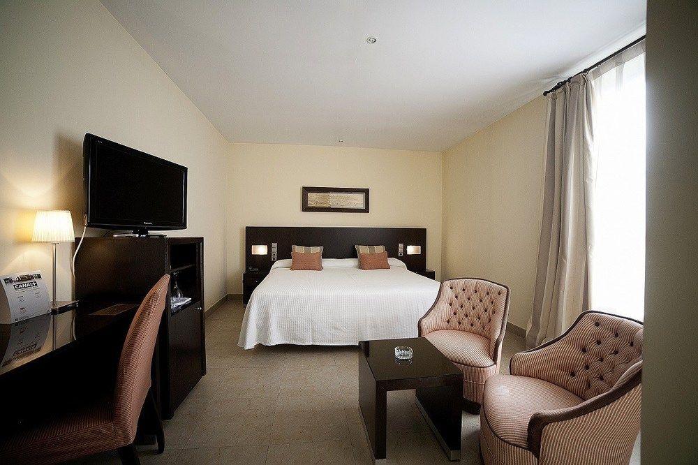 Hotel El Meson Torrijos Εξωτερικό φωτογραφία