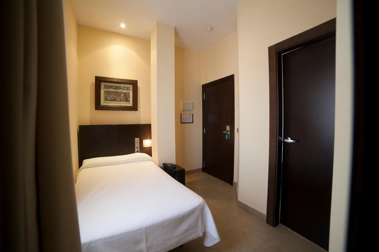 Hotel El Meson Torrijos Εξωτερικό φωτογραφία