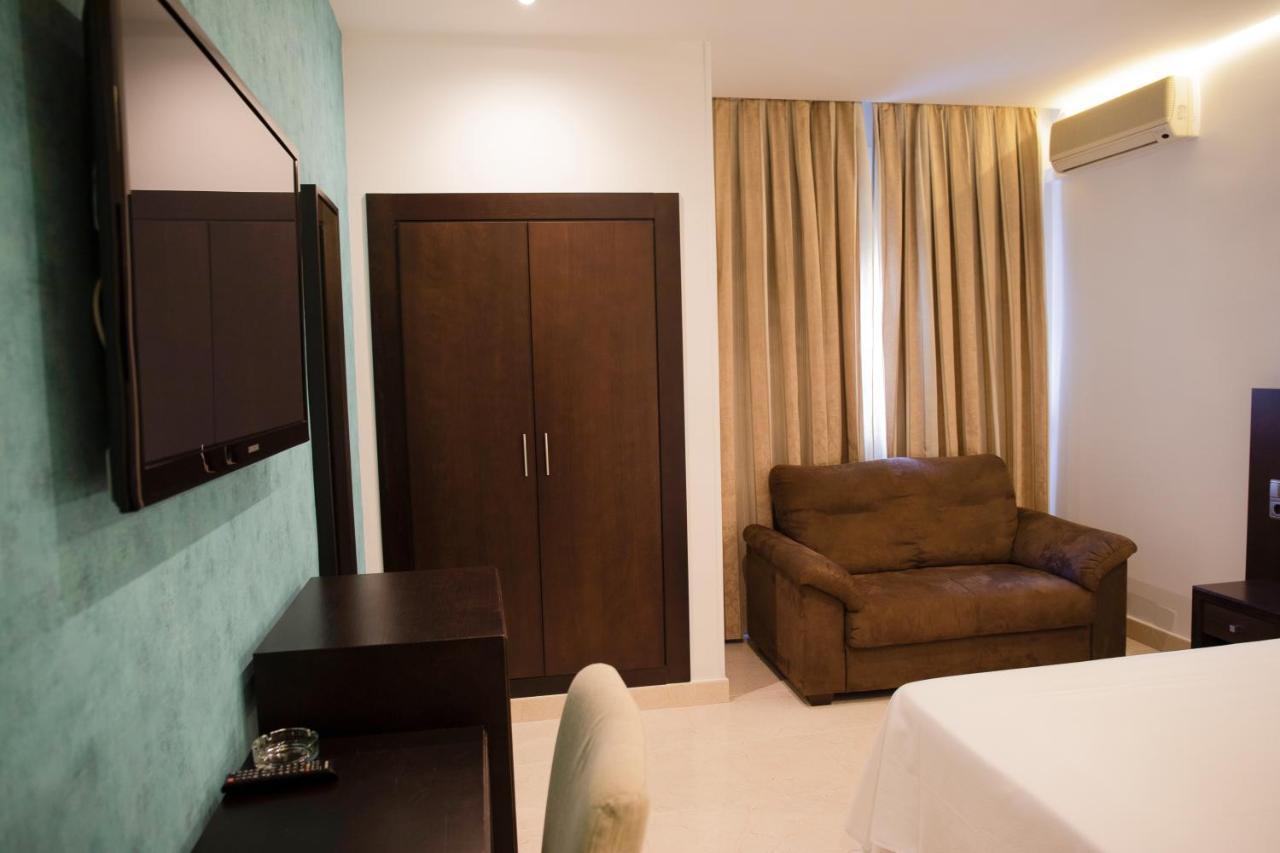 Hotel El Meson Torrijos Εξωτερικό φωτογραφία
