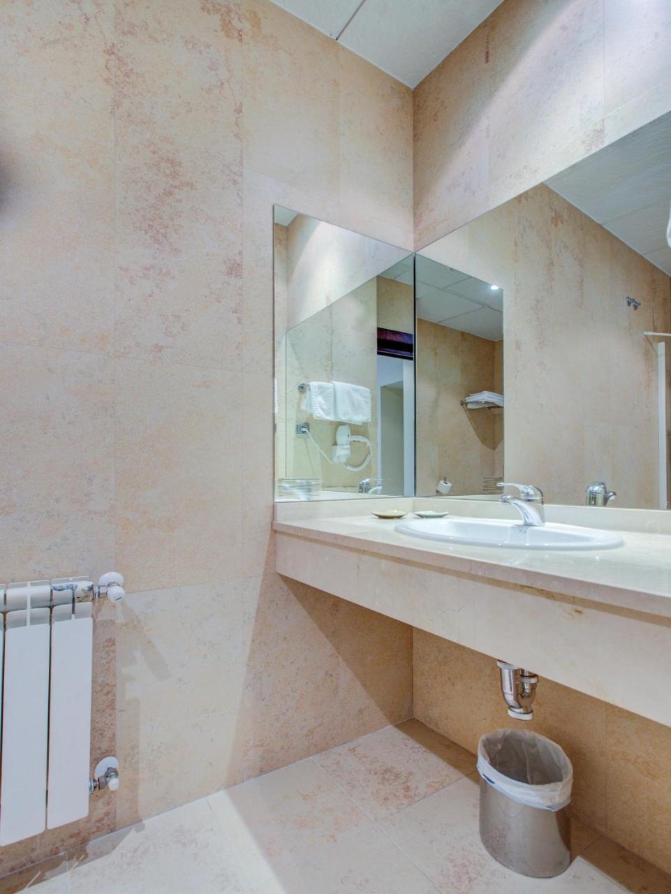 Hotel El Meson Torrijos Εξωτερικό φωτογραφία