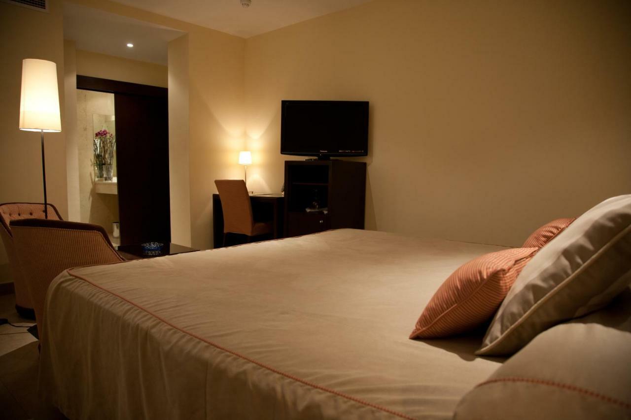 Hotel El Meson Torrijos Εξωτερικό φωτογραφία